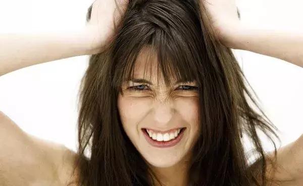 产后脱发的原因及保养方法,产后脱发的原因及护理方法