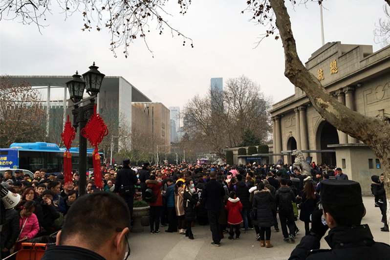 月下说金陵，晨起游南京