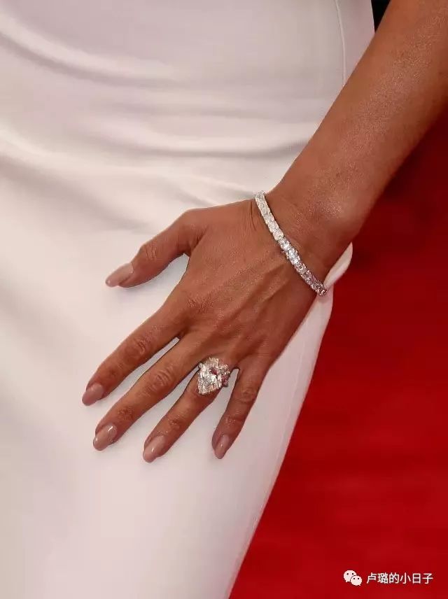 女明星珠宝首饰大比拼高清,女明星都戴什么珠宝