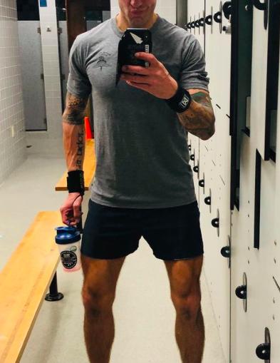 美军大兵在家中发现妻子出轨,美国大兵服役发现妻子出轨