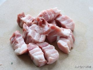 春笋炒五花肉的家常做法图片,新鲜春笋炒五花肉的最正宗做法