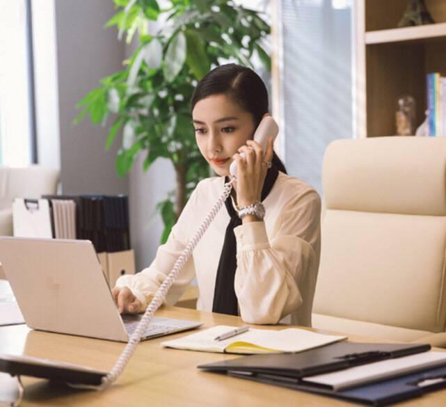 创业时代杨颖什么发型,创业时代杨颖走路姿势