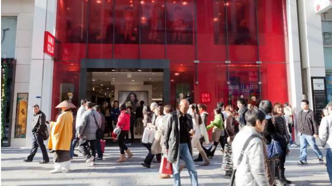 白人歧视华裔被怼,吐槽亚裔被歧视