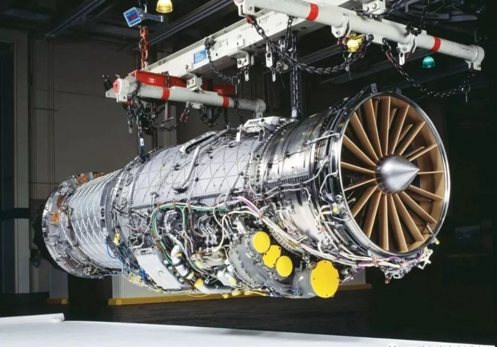 中国航母与俄罗斯航母水平对比,俄罗斯航母为什么不上电磁弹射