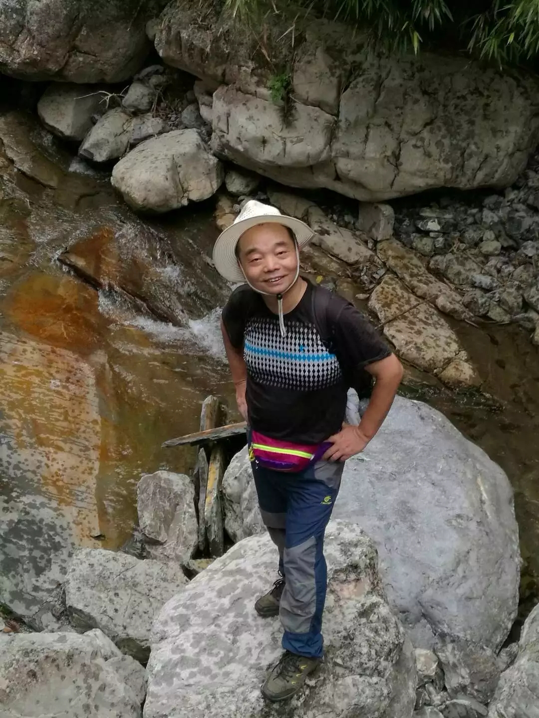 西漂湾瀑布群,建始西漂湾瀑布群