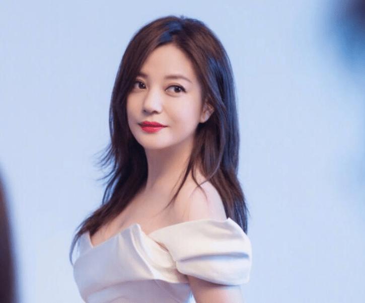 赵薇被全网除名，作品悉数下架，黄晓明删除相关内容与其撇清关系