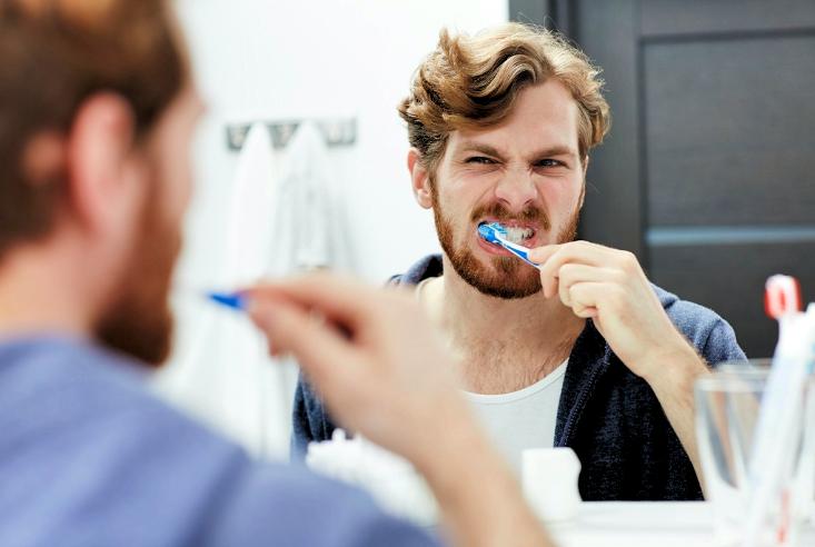牙齿遇到冷热酸甜就痛用什么牙膏,吃酸甜的东西牙齿就痛是怎么回事