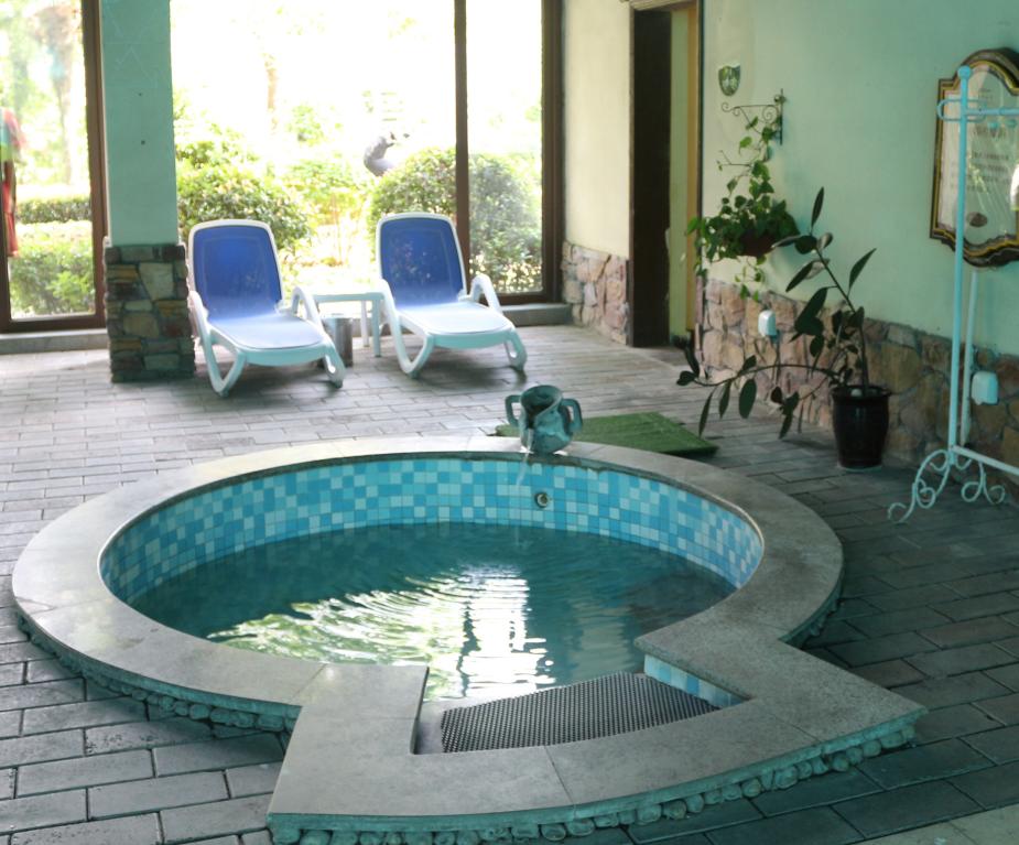 高端温泉度假酒店推荐,郑州忆江南温泉度假酒店