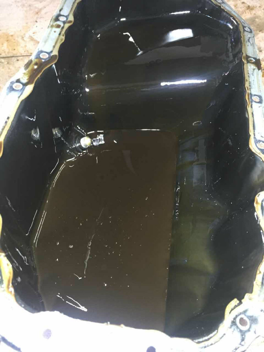 保养师傅普遍把机油加多吗,抽机油和放机油对比哪个更好