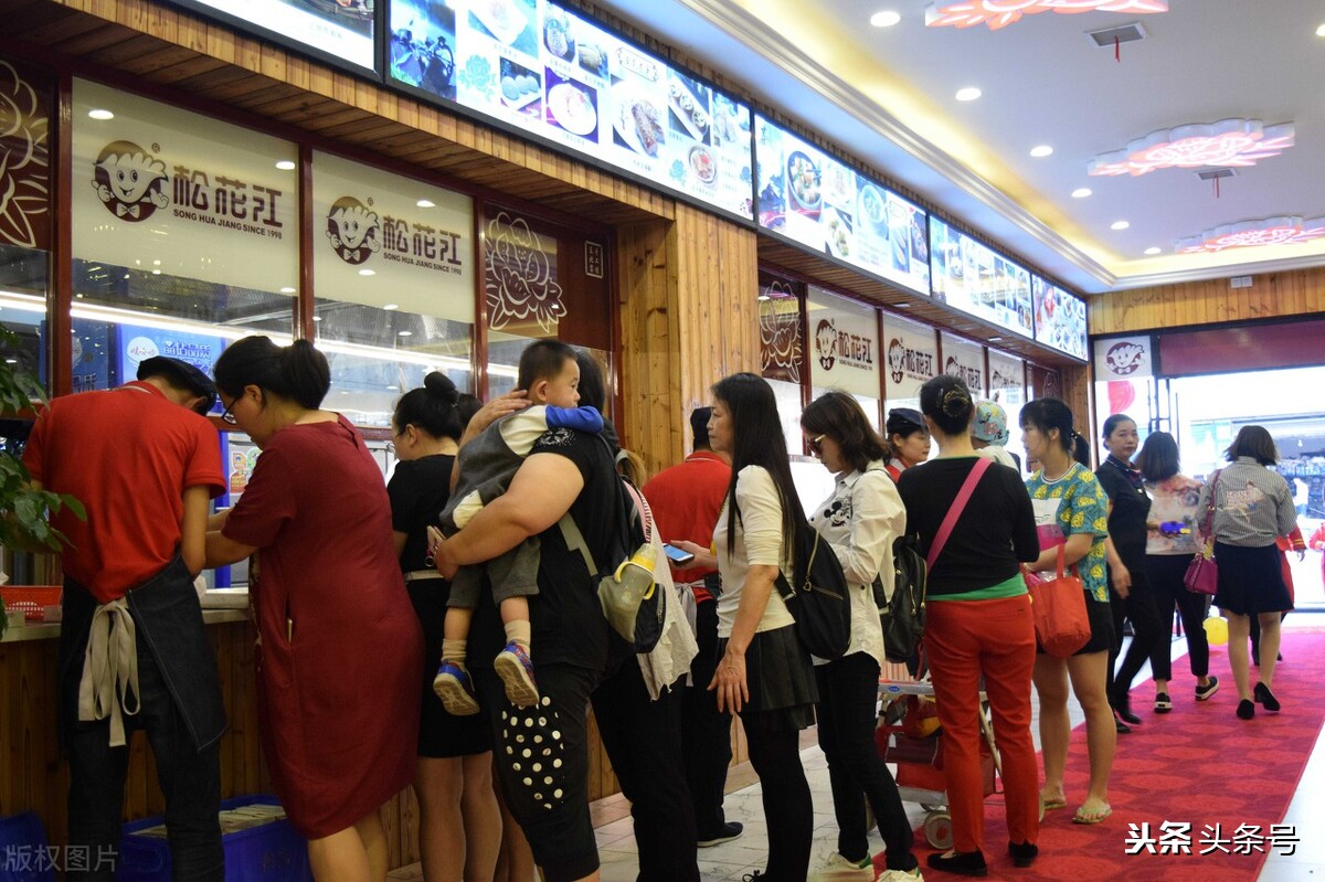 深圳大姐卖饺子利用“人性贪婪”,三月狂赚39万,这个方法值得学