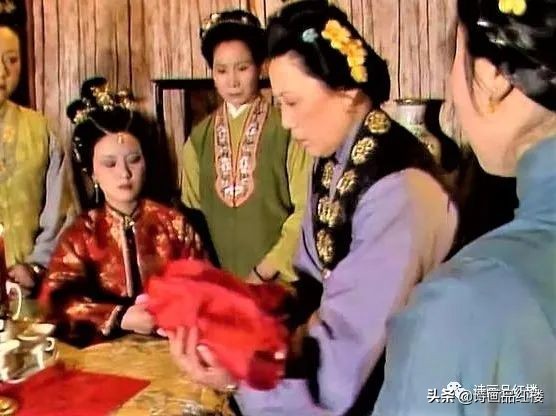 邢夫人：假善佯慈心若刀，性情愚弱枉身骄