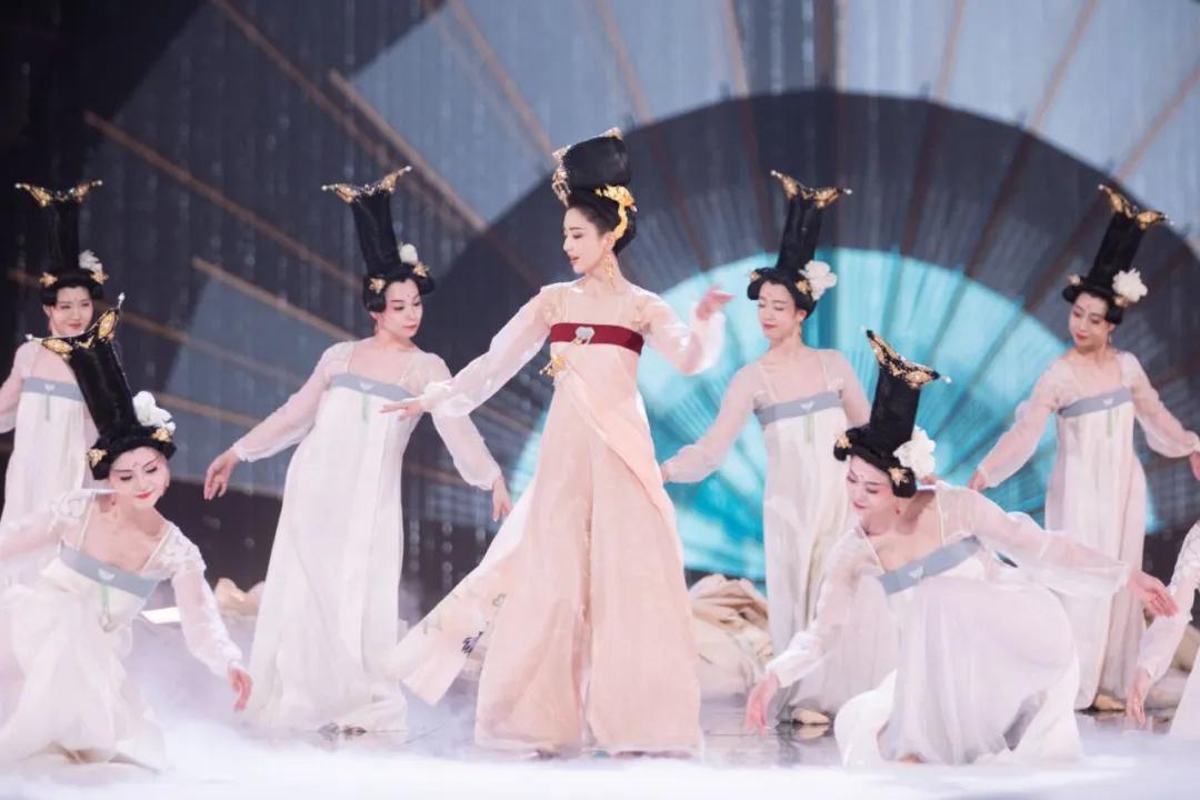 消费红包、惊喜礼品等你拿！今晚七点相约花语路，精彩预告看这里