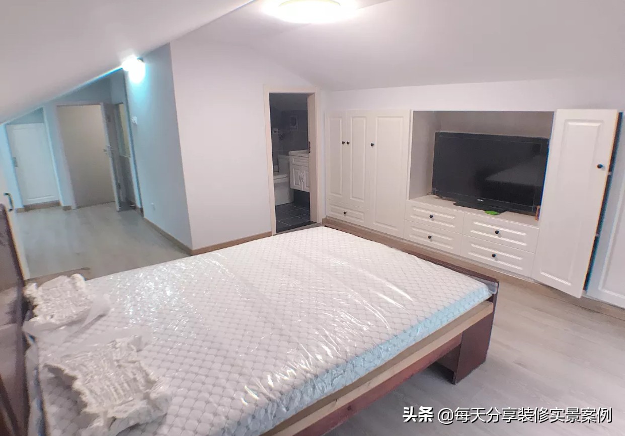 她家房子装修效果图,完美的顶层阁楼设计装修