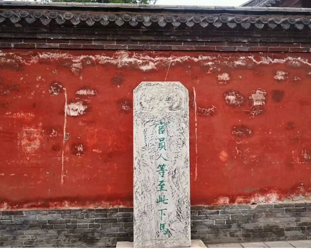 一座神人共栖的“煤都”