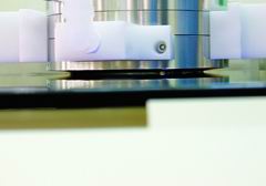 日美光刻机之争,asml卖给中国的光刻机水平怎么样