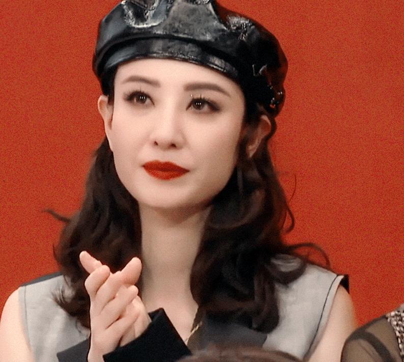 什么样的贝雷帽又显高级感又减龄,教你把贝雷帽戴好看时髦整个秋冬