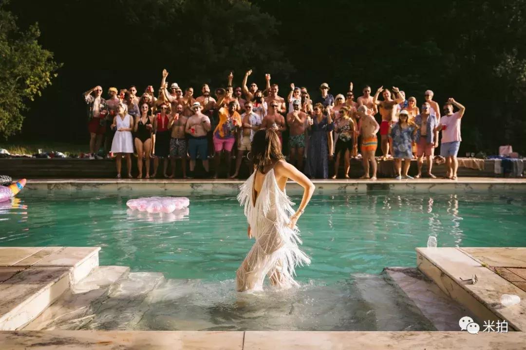 2018年最漂亮的缎面婚纱图片,十大婚纱摄影排行图片欣赏