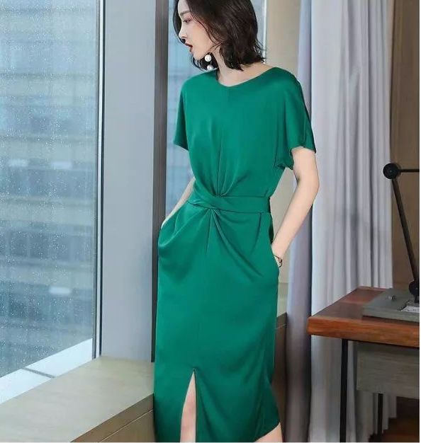 同面料的穿搭更显高级质感,高档面料穿搭技巧