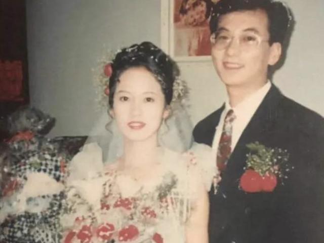 反差极大婚纱照修图前后,婚纱照反差对比照