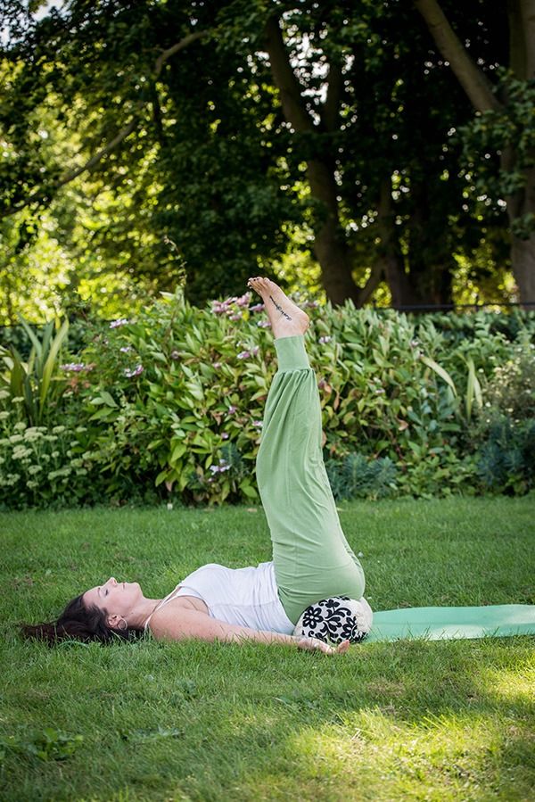 12个居家瑜伽体式舒缓压力,6个放松体式瑜伽