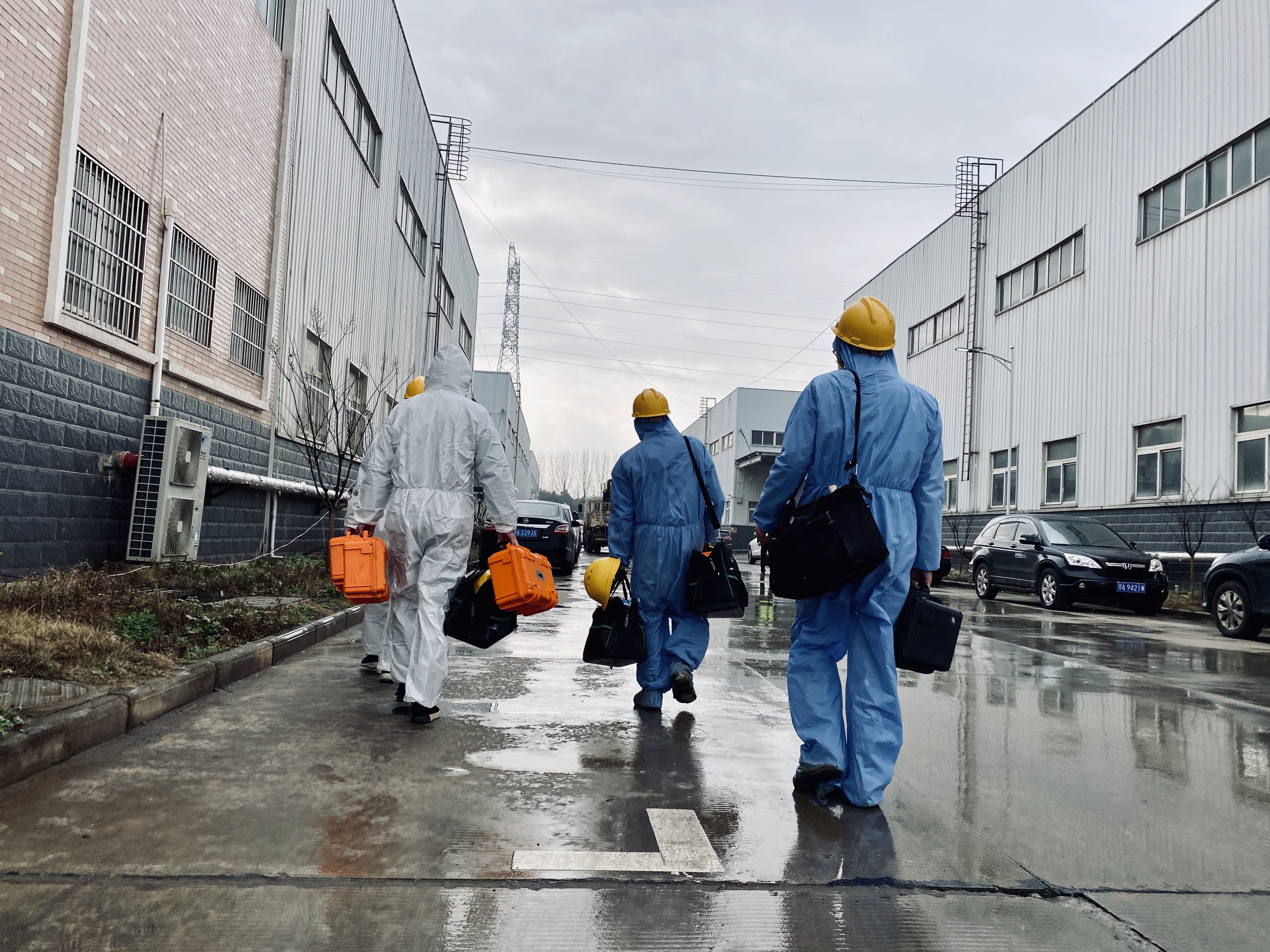 “火神”突击队：无畏向前，只因我是中国青年