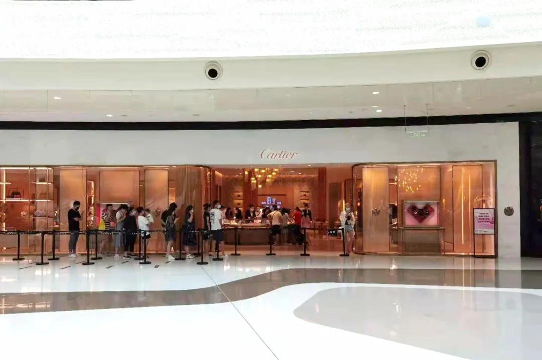 三亚的旅游景点有几个免税店,湖南来三亚自由行旅游免税店推荐