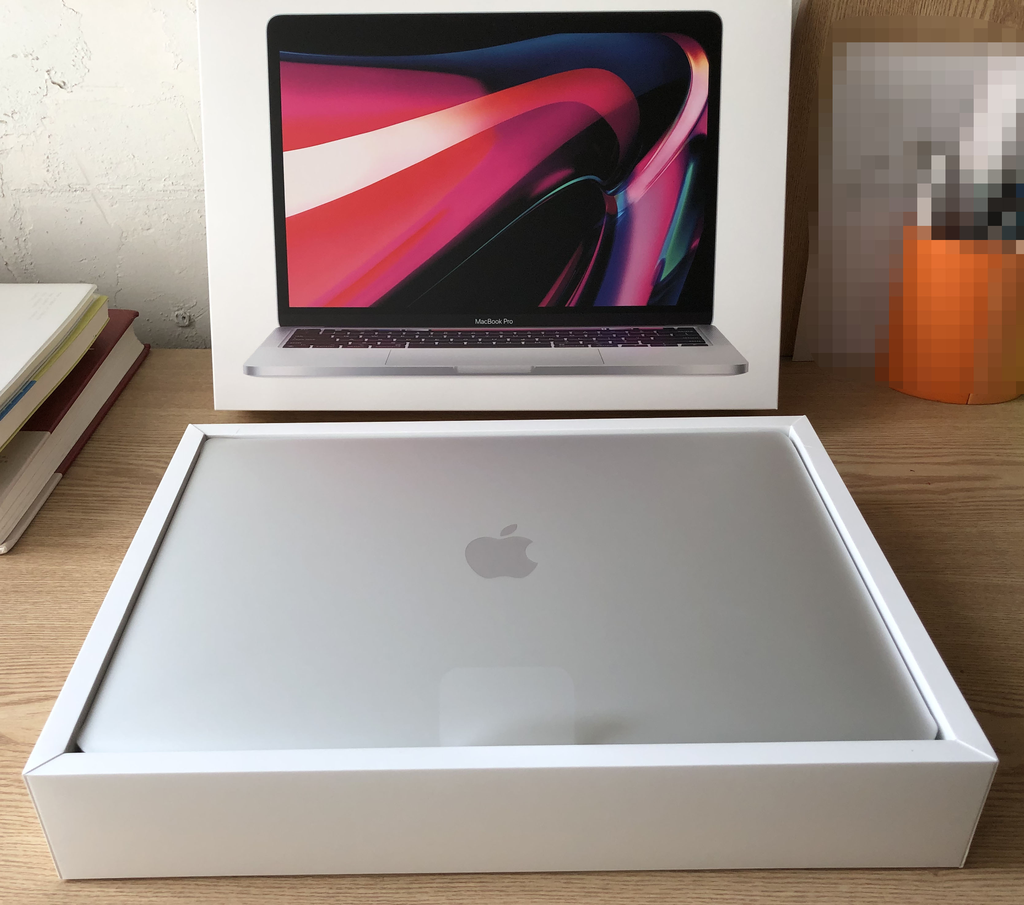 定制版macbookpro还没发货,macbookprom1现在可以入手嘛