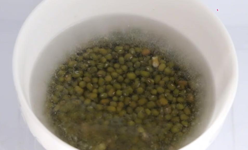 绿豆煮了半天怎么不能爆开,不用高压锅煮绿豆快烂的方法