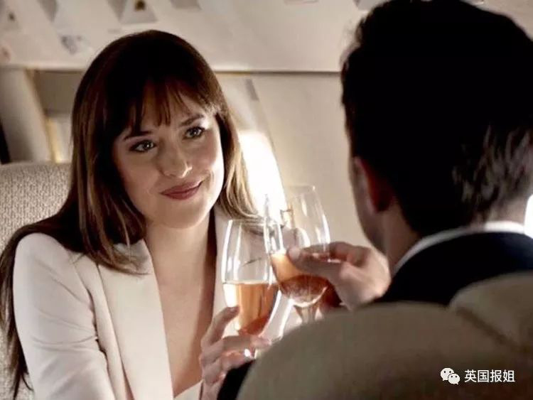 揭秘全球最大*养包**平台：干爹个个年入百万，女大学生竞争激烈