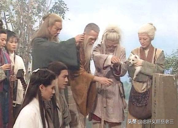 周伯通没上桃花岛之前武功怎么样,为什么周伯通那么厉害