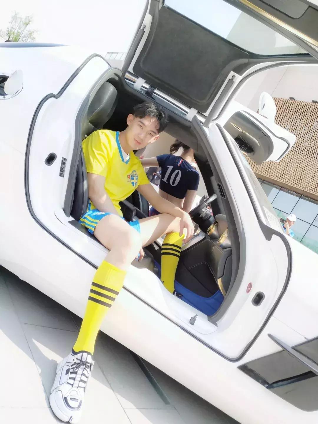 你见过凌晨四点的太阳吗,你见过凌晨四点的酒吧吗