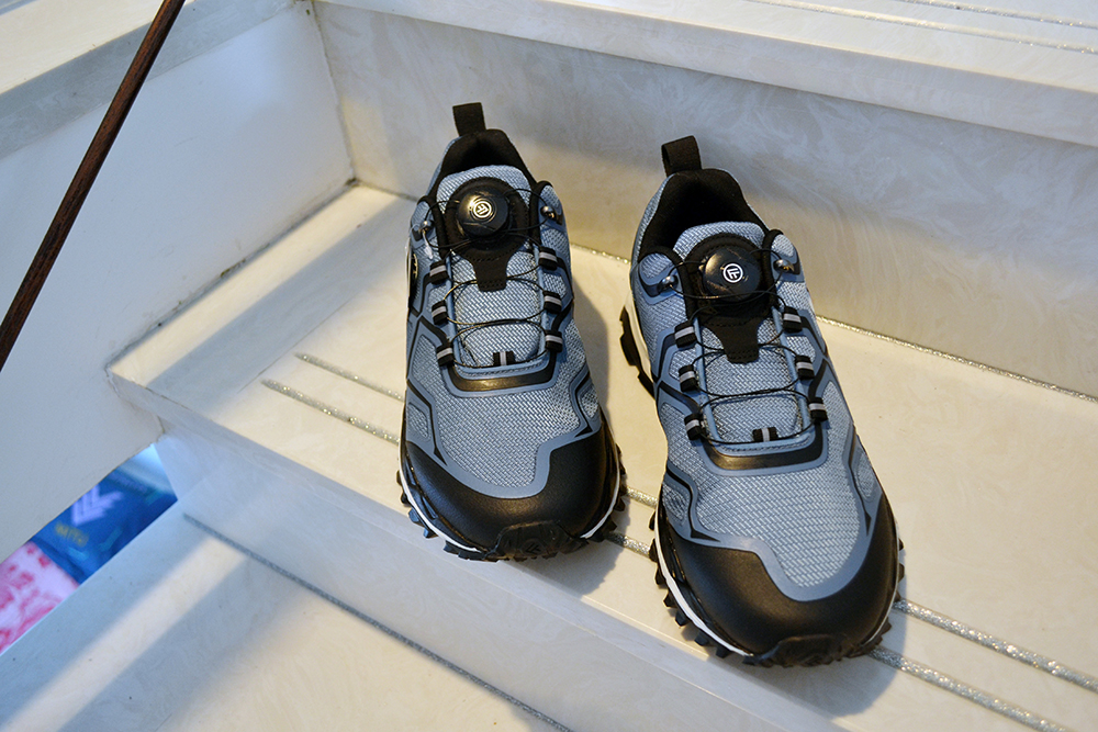 带鞋带旋钮系统的跑鞋,旋钮系鞋带跑鞋推荐