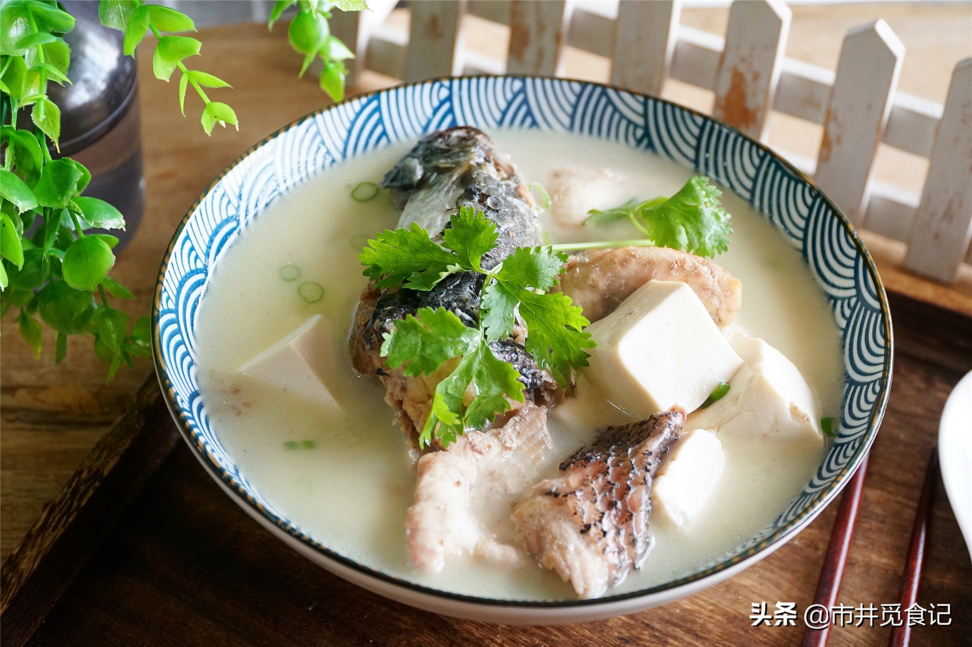 煮鱼汤时什么时候放醋,鱼汤怎样煮才能又浓又白