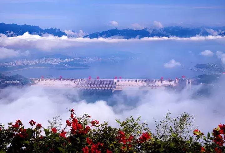 比光雾山还红，比金川彩林还晚，中国顶级的红叶盛宴正当时！