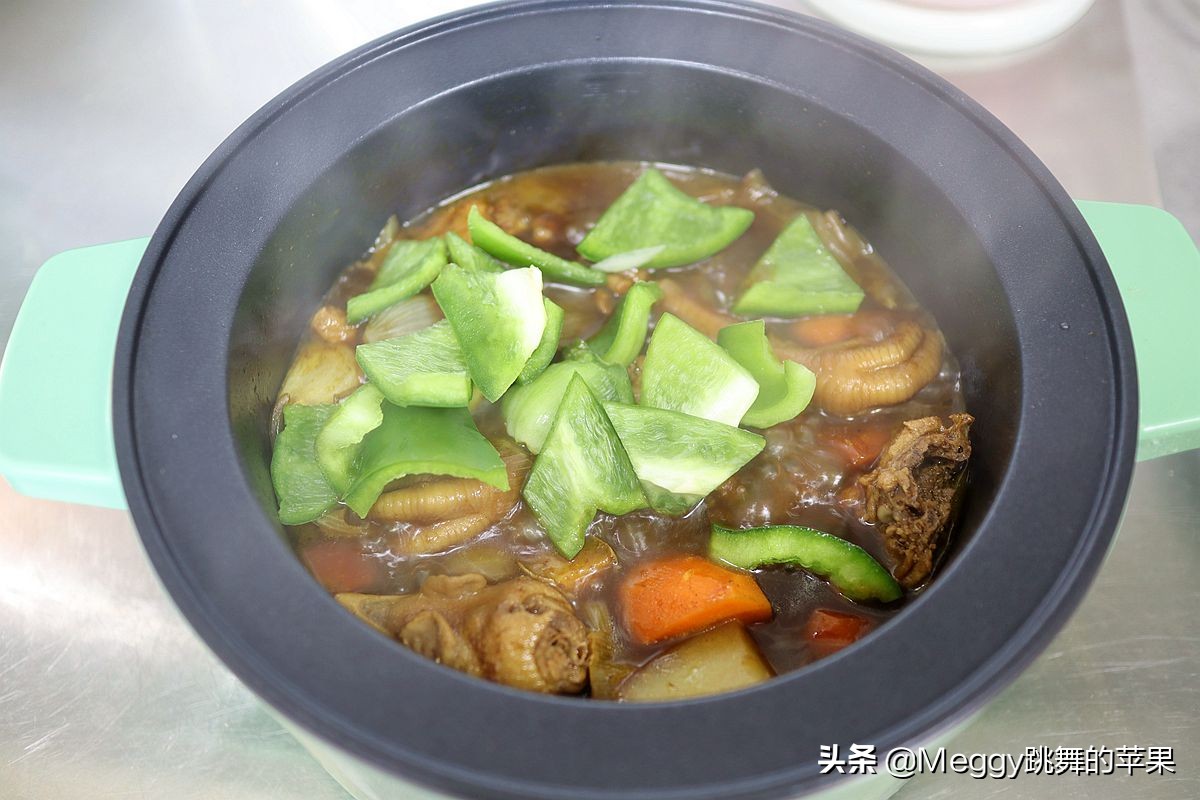 我用半只鸡做了黄焖鸡,3人晚餐硬菜就它了,吃到盆光碗净真满足