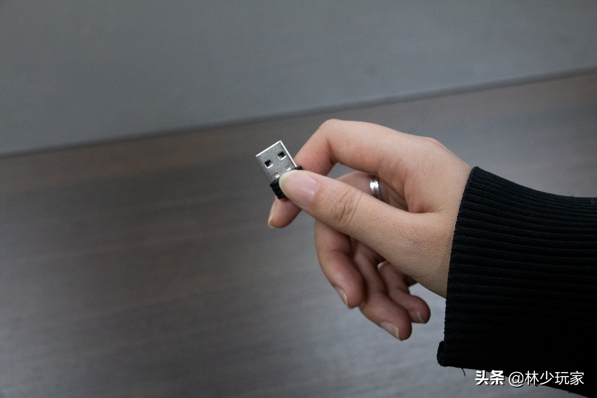 玩转《王者荣耀》《跑跑卡丁车》，仁魔刀锋游戏手柄上手体验分享