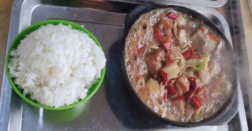 南京北大青鸟美食指南：小行路16号，1024G的胃也装不下