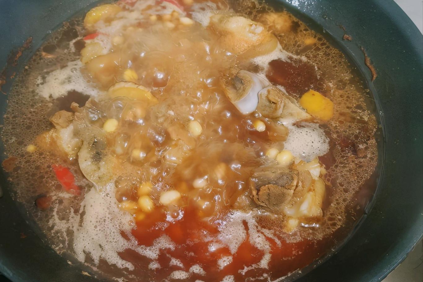 怎样炖猪蹄才能软烂不柴,炖猪蹄时牢记三不放