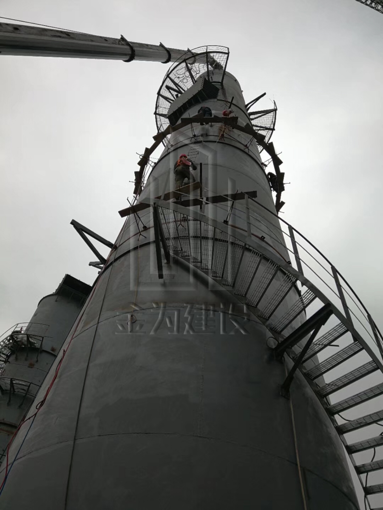 烟囱除锈防腐技术方案有哪些,烟囱钢结构防腐施工