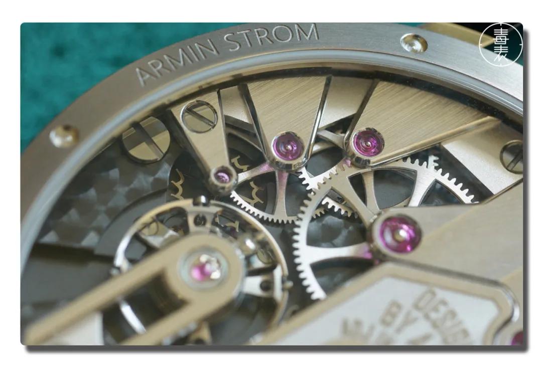 表那么多，为什么要你我一样？