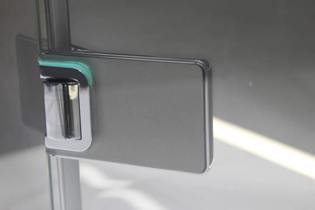 淋浴房玻璃粘胶怎么去除,门道钛镁合金淋浴房