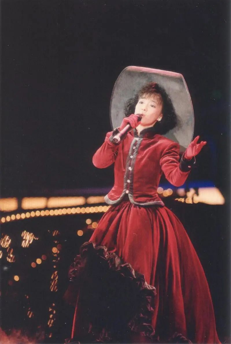 棣欐腐鍏富鐨勬矇娴,棣欐腐鍏富鍜屾鑹宠姵