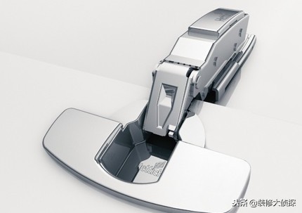 怎么挑选2万元以内的橱柜?过来人实力解说板料+品牌,实用入骨!