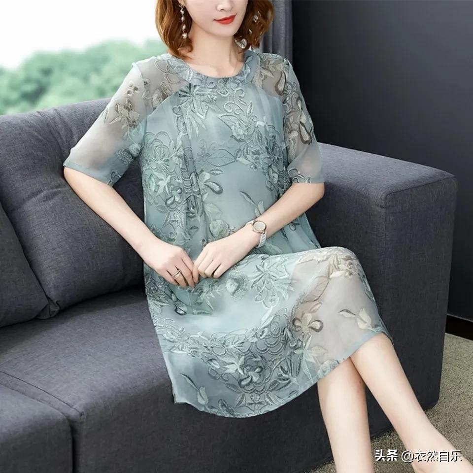 重磅桑蚕丝连衣裙显气质优雅,桑蚕丝连衣裙质感优雅