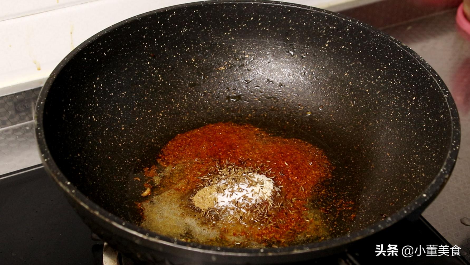 想吃辣条不用买教你在家制作辣条,在家做出美味辣条