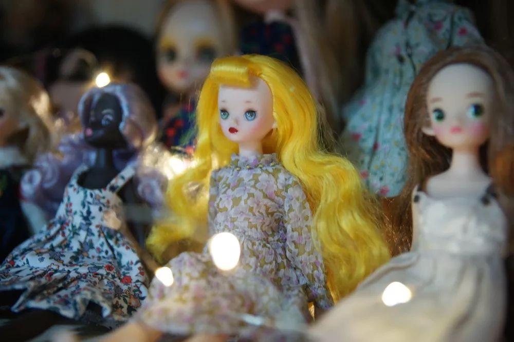 用水泥砌橱柜,用粘土做迷你橱柜