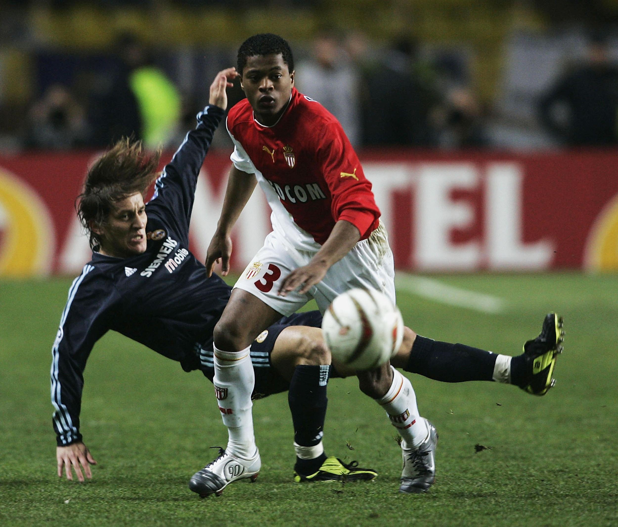 埃弗拉庆祝曼联夺冠,足坛故事录