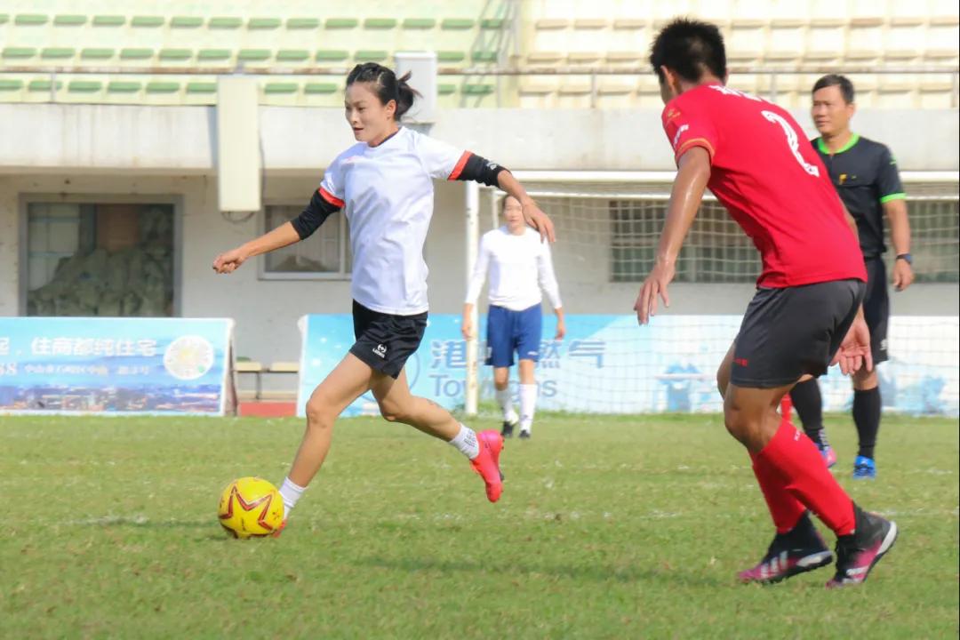 以小打大中国足球,以小打大足球荣获亚军