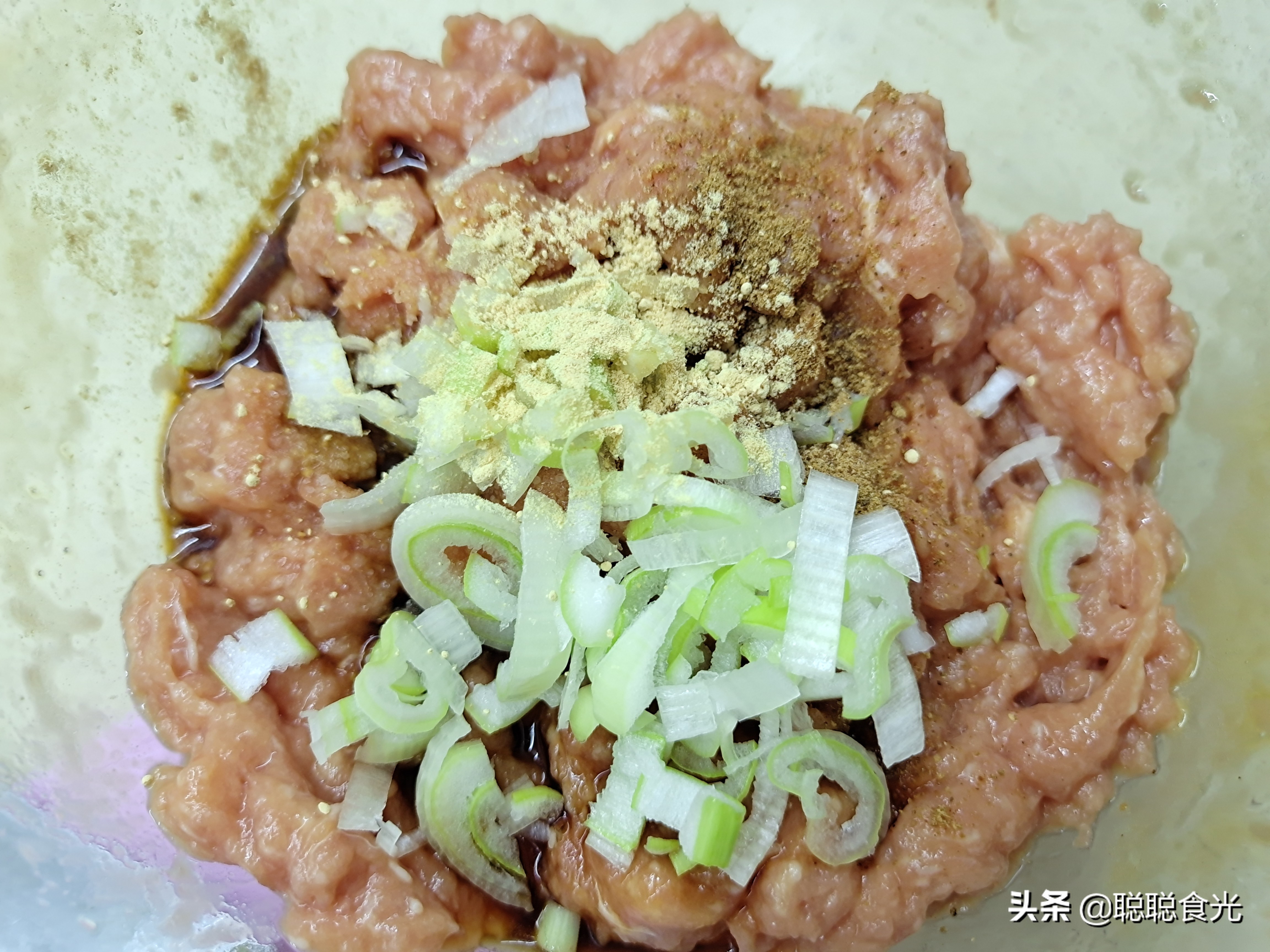 年夜饭吃四喜丸子盘子里放几个,年夜饭必备十种丸子