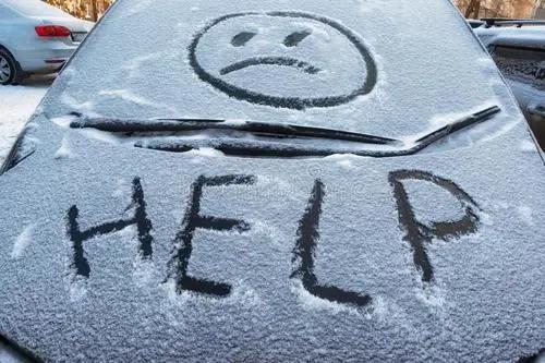 冬天车内玻璃起冰怎么办,冬天车玻璃结了一层冰